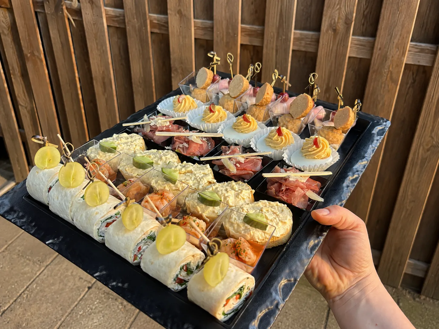 Luxe hapjes op schaal, van gevulde eitjes tot wraps